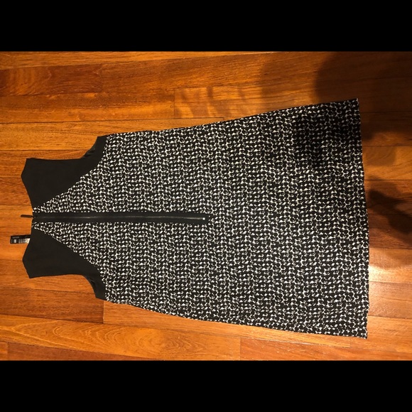 Black dress - Picture 2 of 4